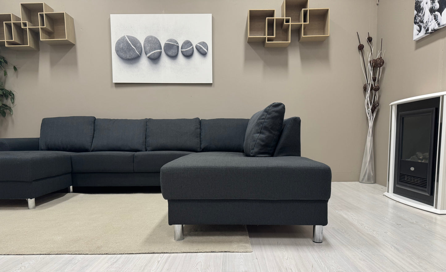 Mørk U- sofa
